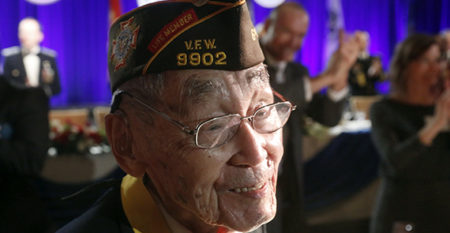 Asian military veteran at USC event honoring their service